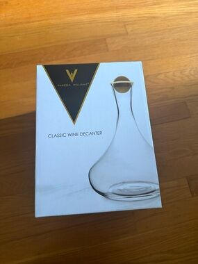 Vanessa Williams Classic Wine Decanter - Crystal Glass 67 oz NEW